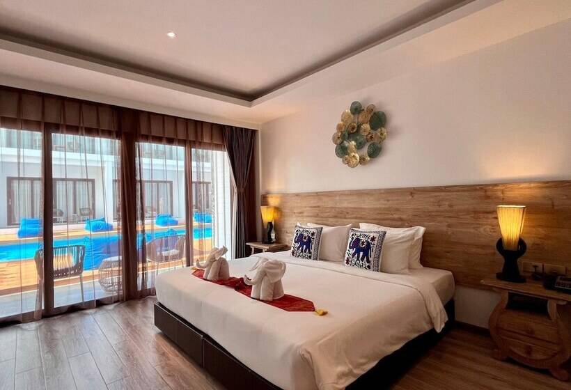 Отель Royal Yao Yai Island Beach Resort