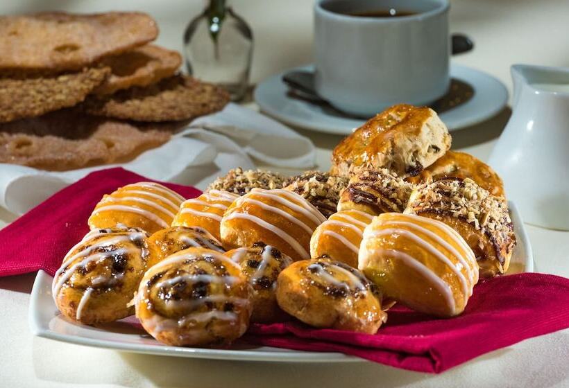 Отель Safi Royal Luxury Metropolitan