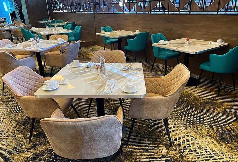 Отель Safi Royal Luxury Metropolitan