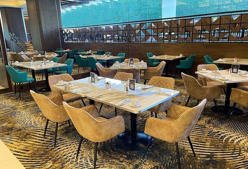 Отель Safi Royal Luxury Metropolitan