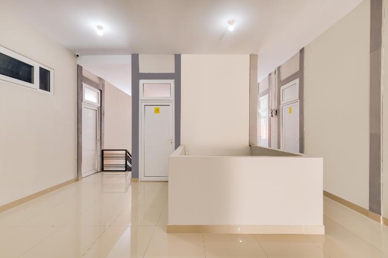 هتل Simega Residence By Oyo Rooms