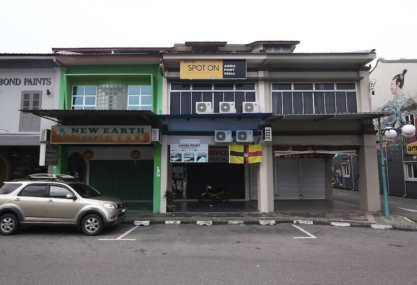 ホテル Spot On 90044 Amida Point