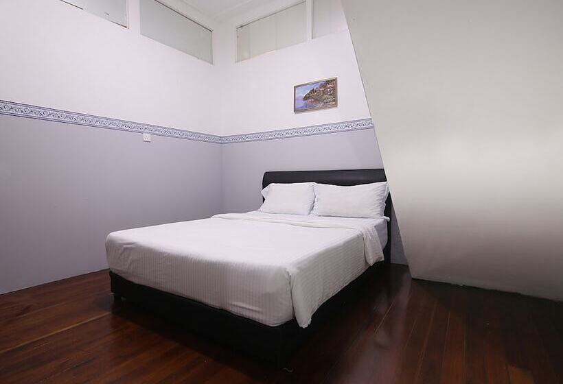 ホテル Spot On 90044 Amida Point