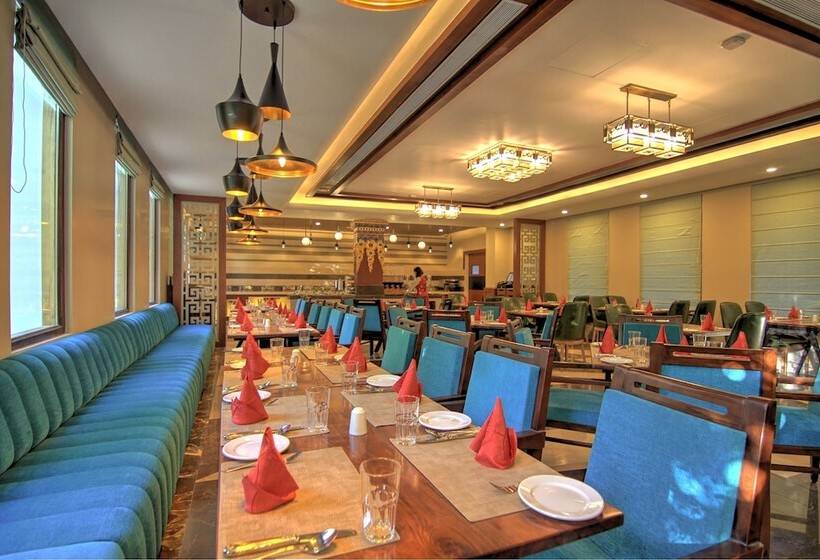 酒店 Leh Crown Inn