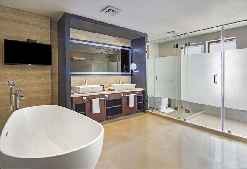 酒店 Leh Crown Inn