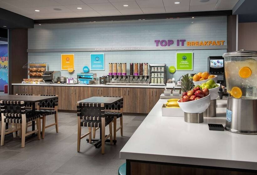 Отель Tru By Hilton Miami West Brickell