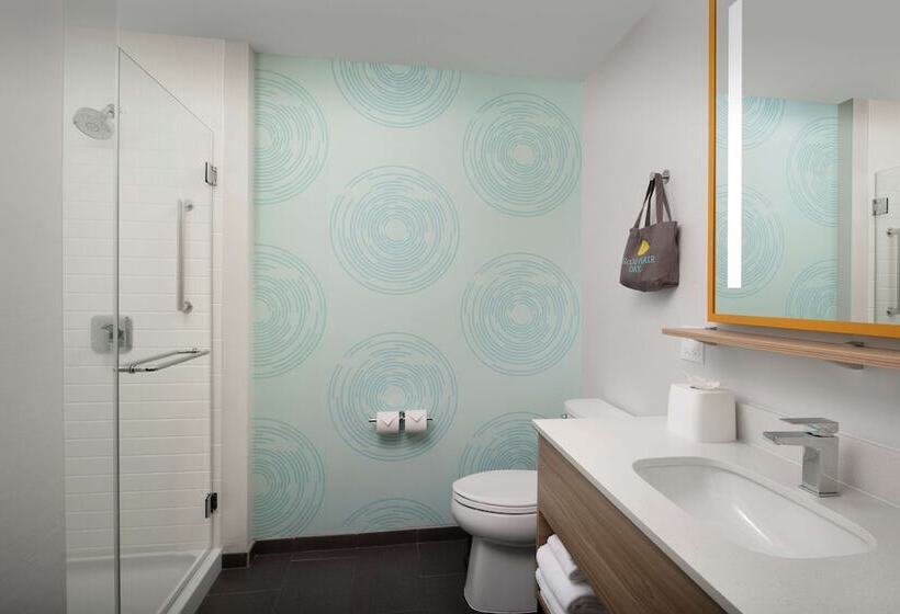 هتل Tru By Hilton Miami West Brickell