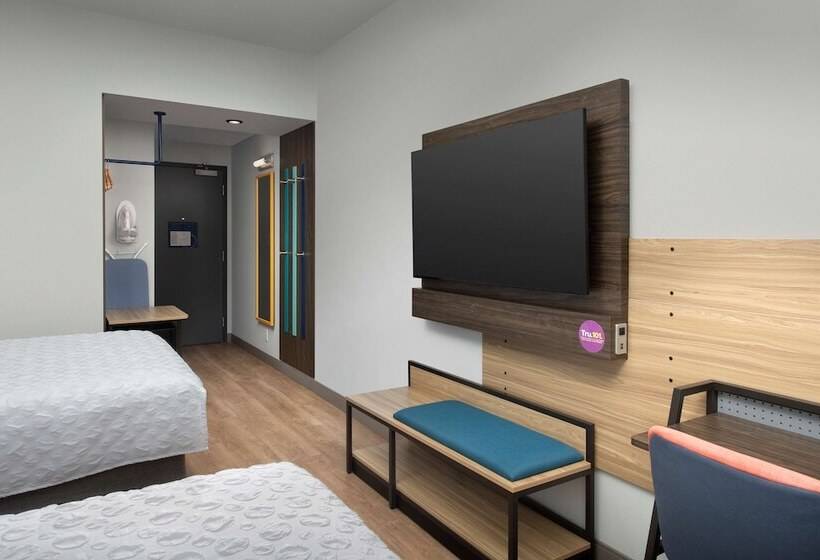 Отель Tru By Hilton Miami West Brickell