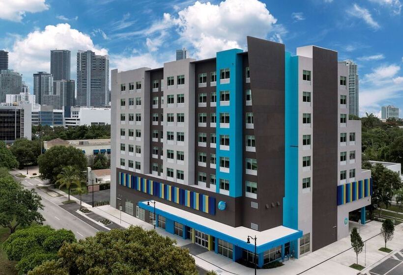 Отель Tru By Hilton Miami West Brickell