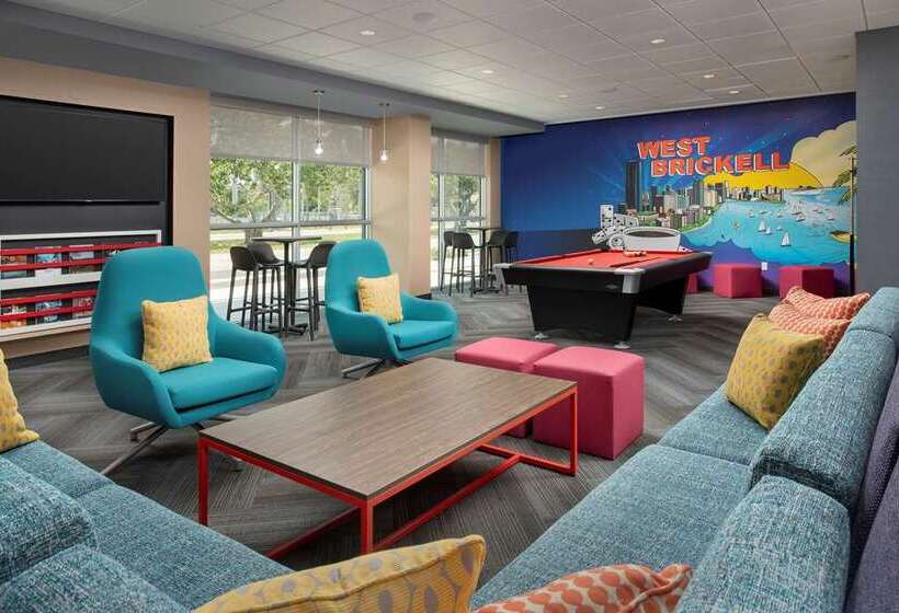 Отель Tru By Hilton Miami West Brickell