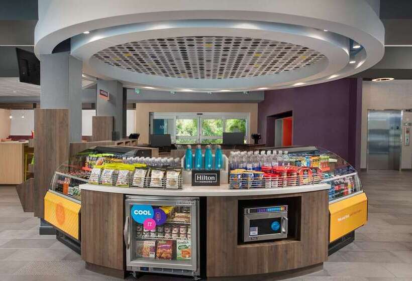 Отель Tru By Hilton Miami West Brickell