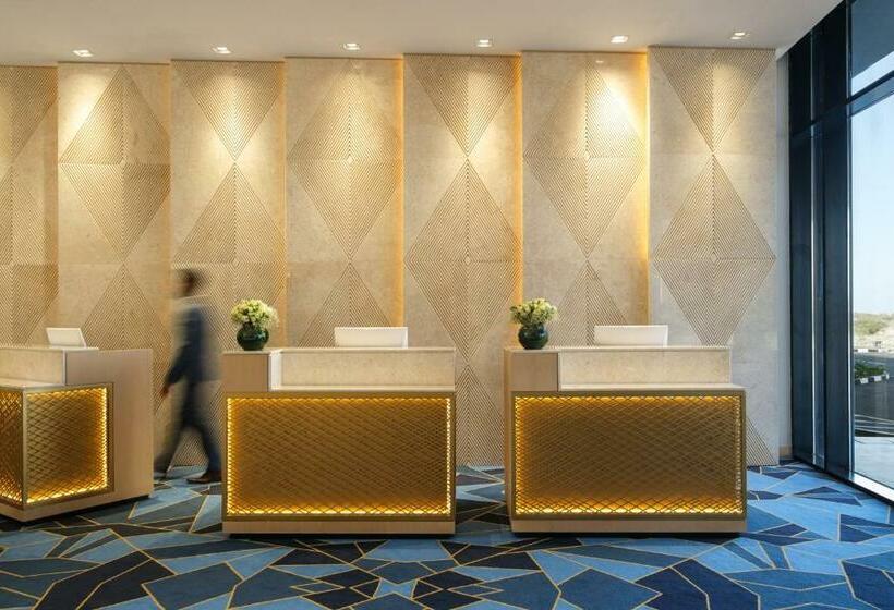 Maani Muscat Hotel & Suites