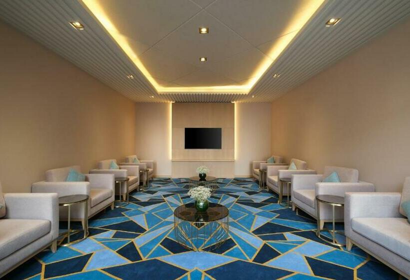 Maani Muscat Hotel & Suites