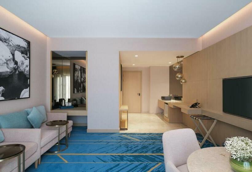 Maani Muscat Hotel & Suites