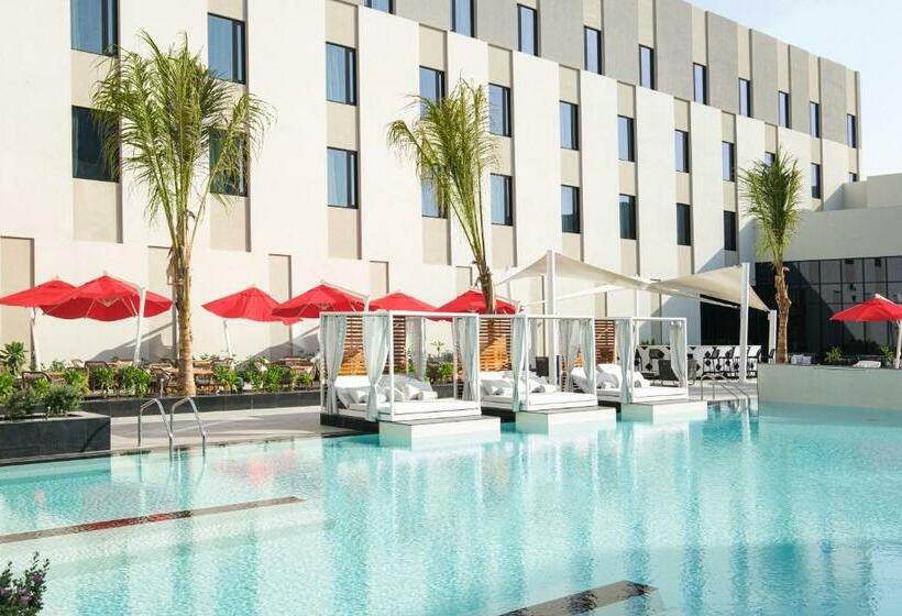 Maani Muscat Hotel & Suites