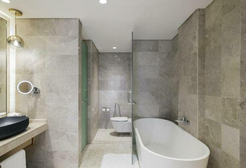 Maani Muscat Hotel & Suites