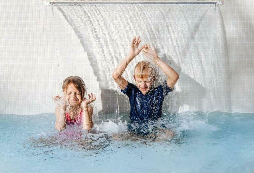 Maani Muscat Hotel & Suites