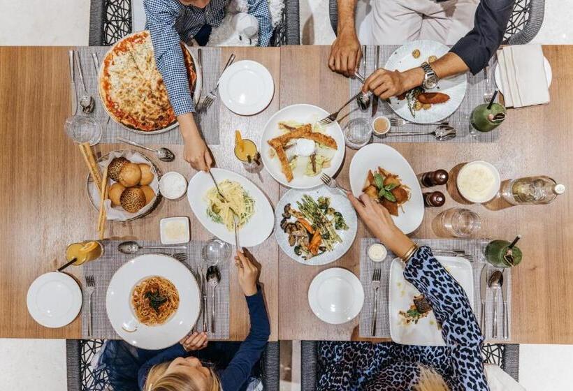 Maani Muscat Hotel & Suites