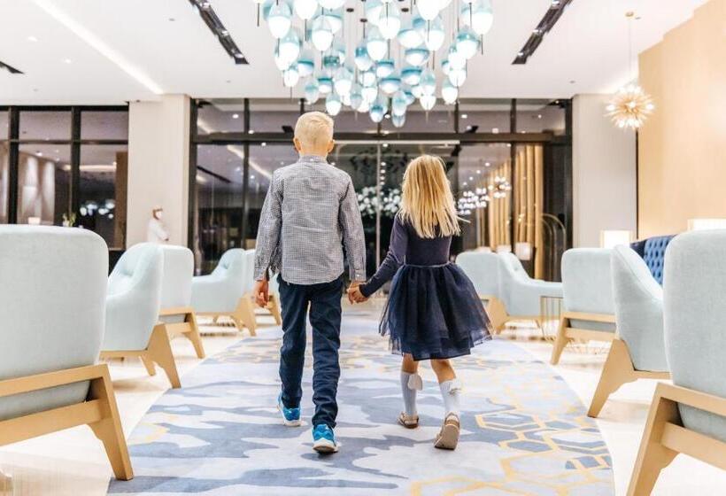 Maani Muscat Hotel & Suites