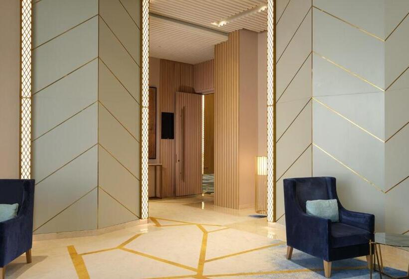 Maani Muscat Hotel & Suites