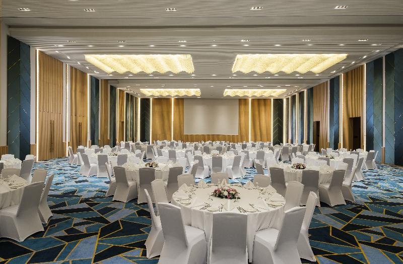 Maani Muscat Hotel & Suites