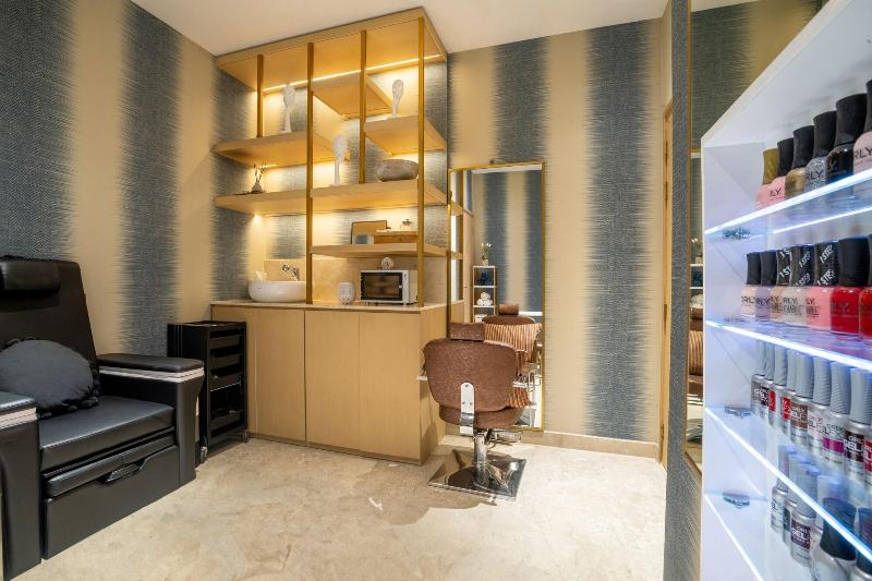 Maani Muscat Hotel & Suites