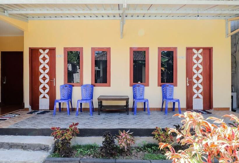 ペンション Omah Rohadi Syariah By Ndalem Beong