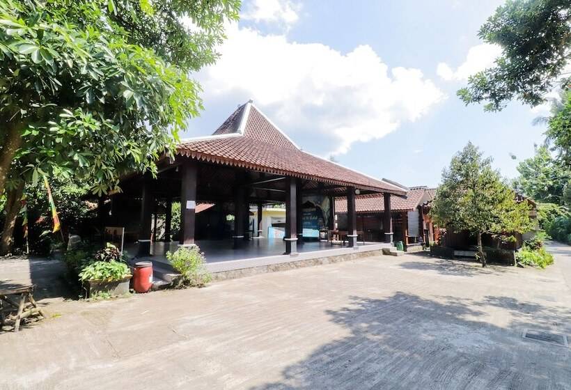 ペンション Omah Rohadi Syariah By Ndalem Beong