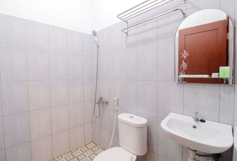 ペンション Omah Rohadi Syariah By Ndalem Beong