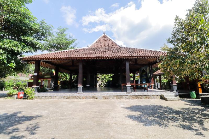 ペンション Omah Rohadi Syariah By Ndalem Beong