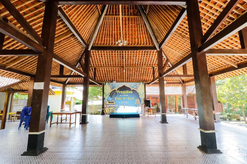 ペンション Omah Rohadi Syariah By Ndalem Beong