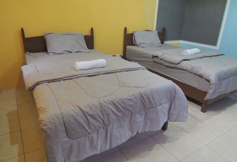 פנסיון Penginapan Wardi Syariah Borobudur By Ndalem Beong