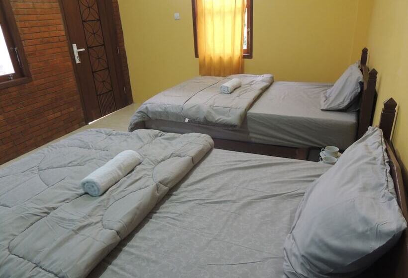 פנסיון Penginapan Wardi Syariah Borobudur By Ndalem Beong