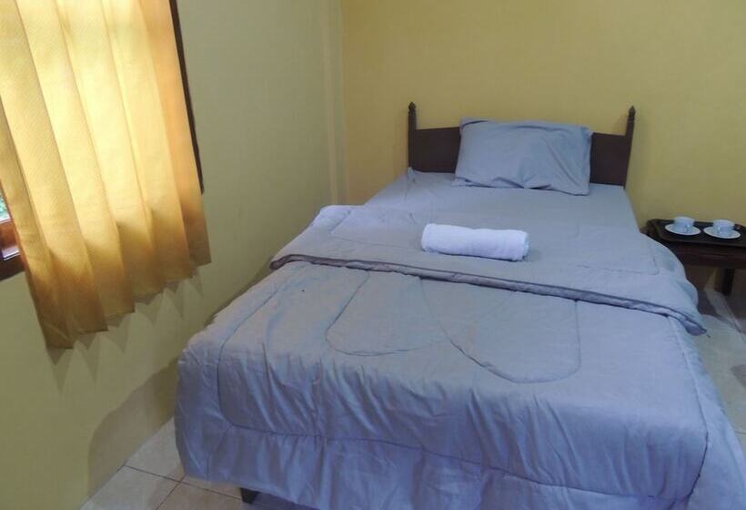 פנסיון Penginapan Wardi Syariah Borobudur By Ndalem Beong