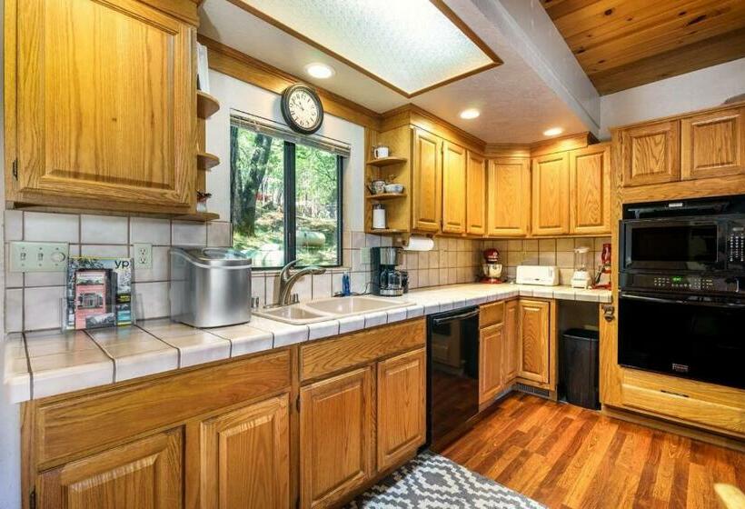 Pet Friendly Hart Lake House Cabin