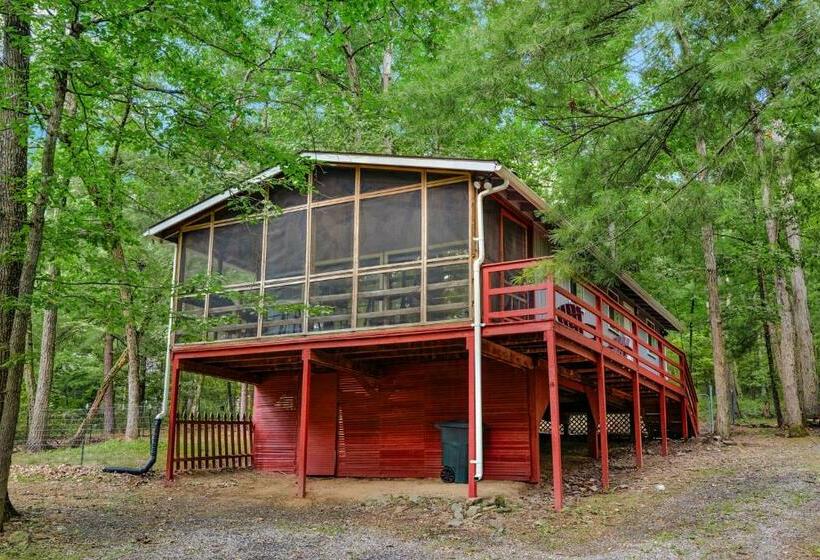 Sunny Cabin W Hot Tub, Grill, Porch, Firepit, Wifi