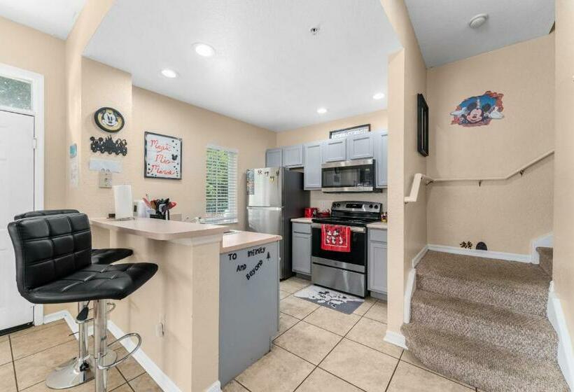 Perfect For Family, Wake Up Next To The Pool!