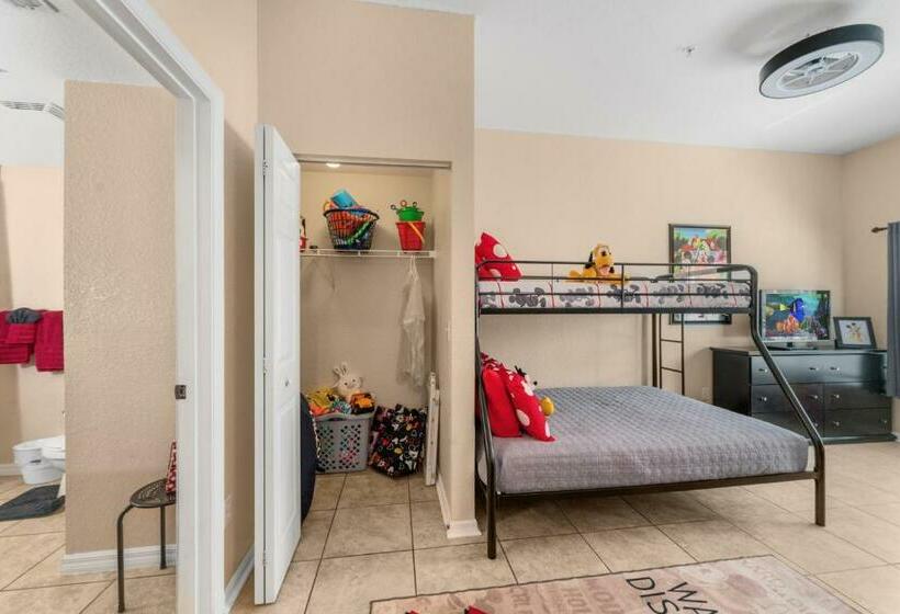 Perfect For Family, Wake Up Next To The Pool!