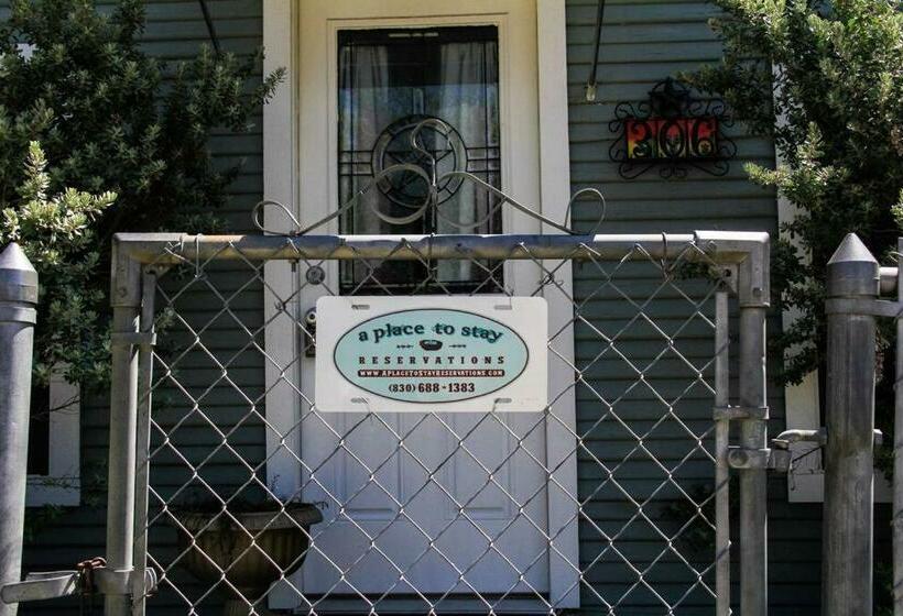 8th St. Cowboy Haus I Biker Friendly I River