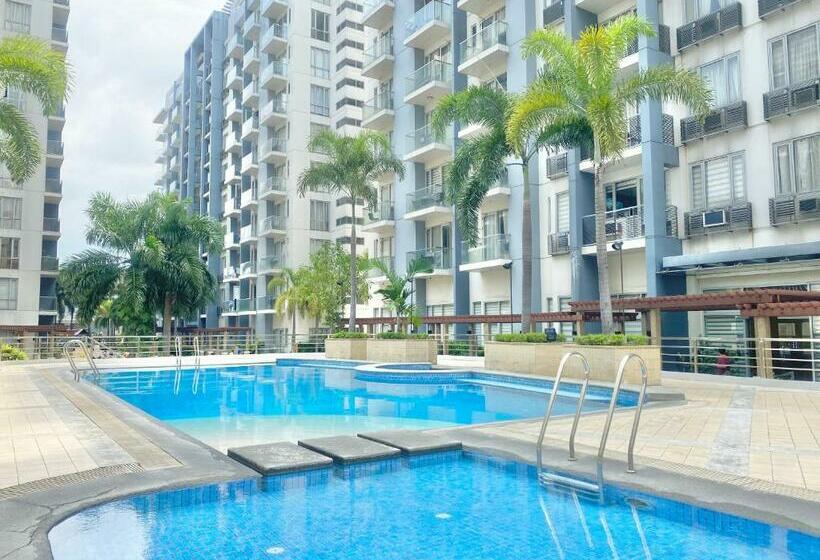 Condo Across Manila Airport Near Resorts World With Wifi