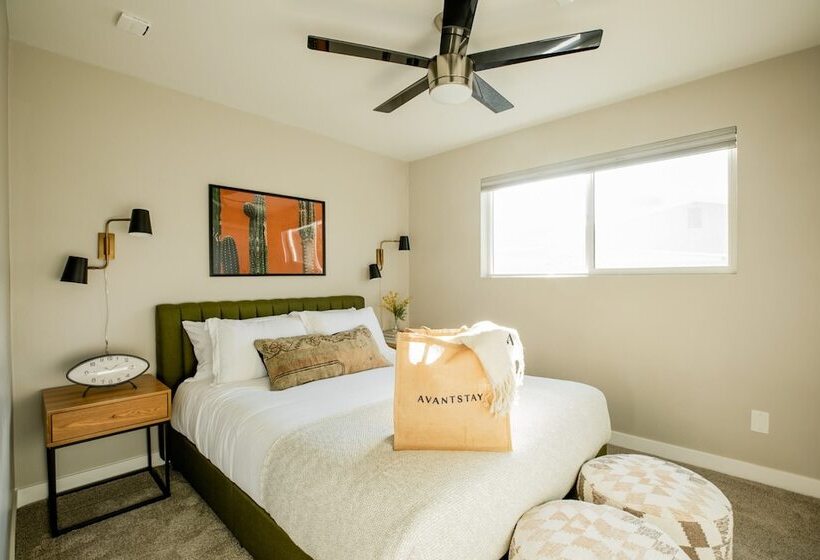 Daisy By Avantstay Modern Home W Spacious Backyard Pool Table Tennis