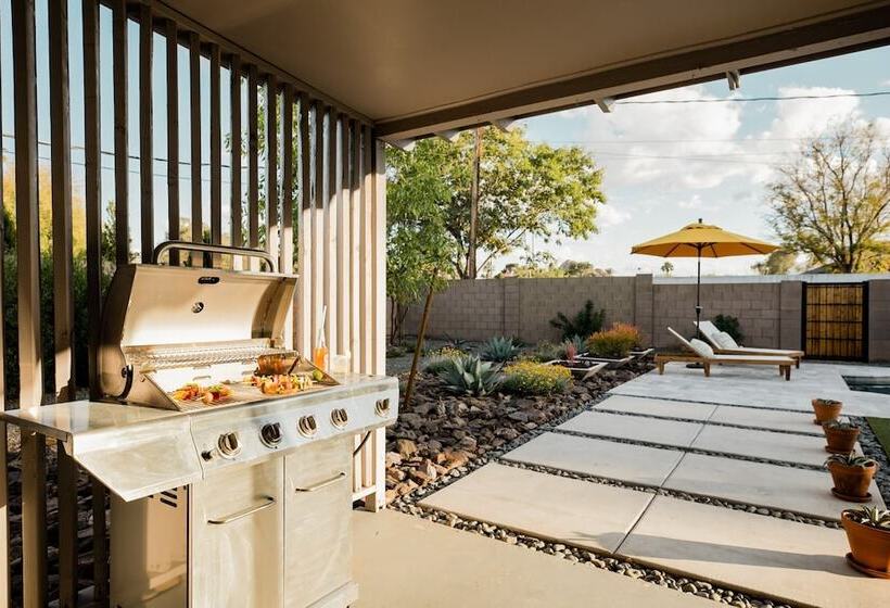 Daisy By Avantstay Modern Home W Spacious Backyard Pool Table Tennis