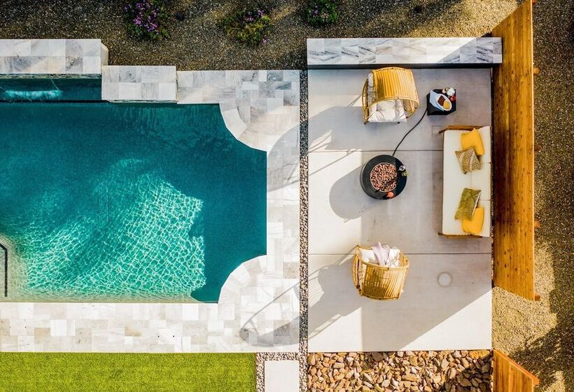 Daisy By Avantstay Modern Home W Spacious Backyard Pool Table Tennis