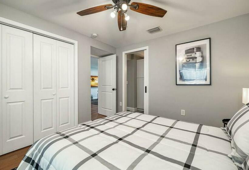 Grand Oaks Terminal In The Heights