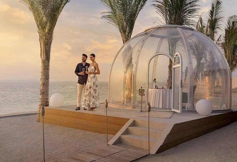 Отель Anantara World Islands Dubai Resort