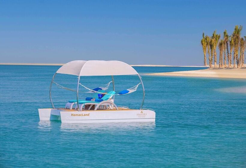 Отель Anantara World Islands Dubai Resort