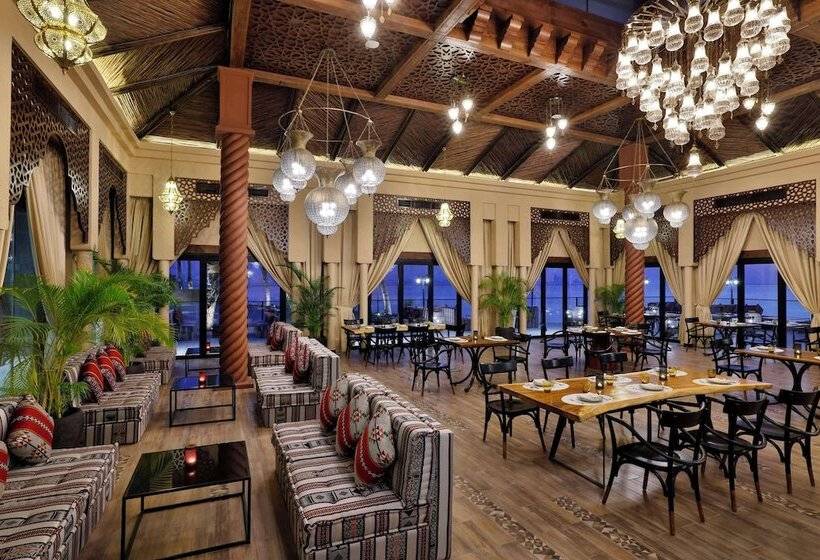 Отель Anantara World Islands Dubai Resort