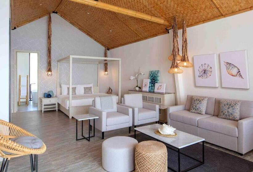 Отель Anantara World Islands Dubai Resort