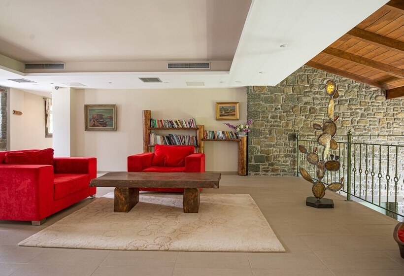 هتل Anavasi Mountain Resort