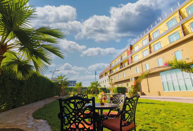 Отель Golden Ship